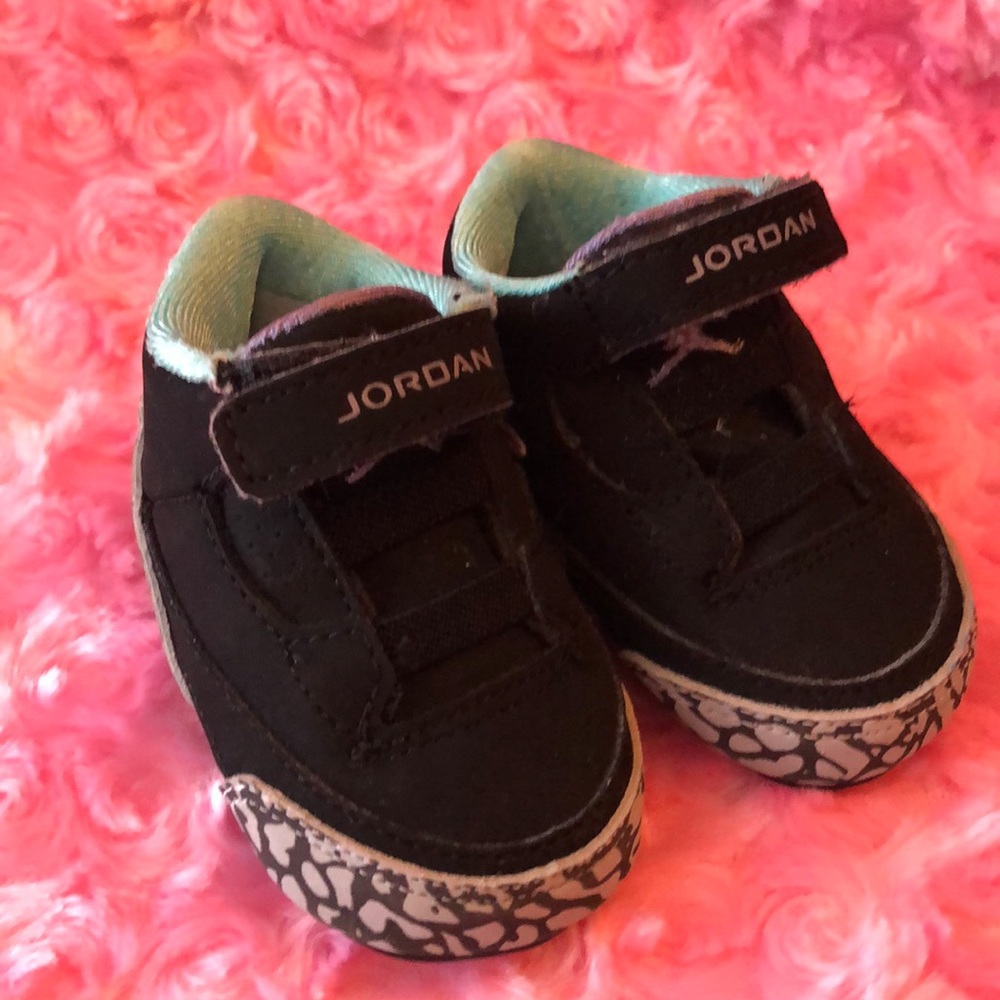 Baby JORDANS crib shoes 1c